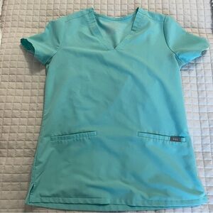 Figs Three Pocket Casma Scrub Top